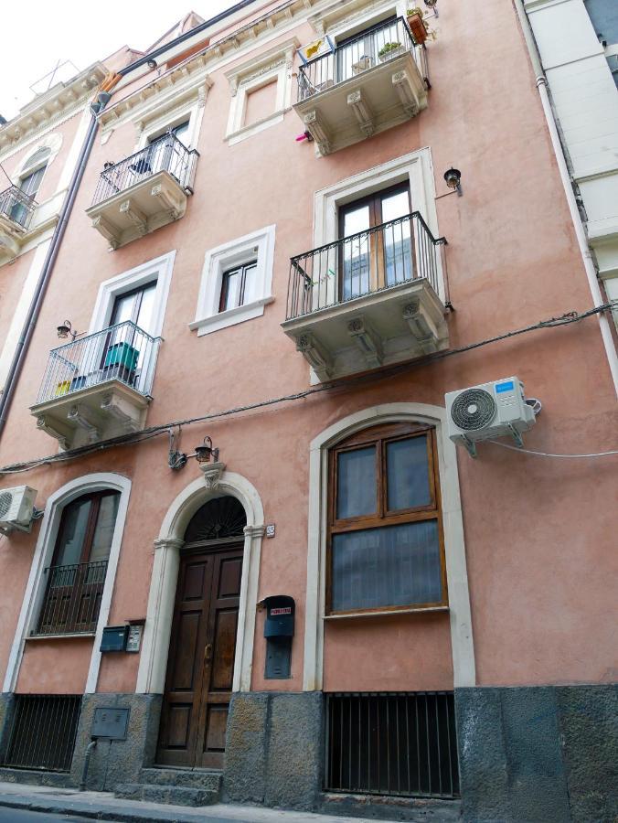 Ninetti Guest House - Apt Centro Storico CTA Eksteriør bilde